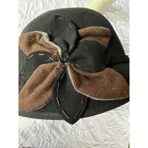 Women’s black felted Scala wool cloche hat flower retro OS